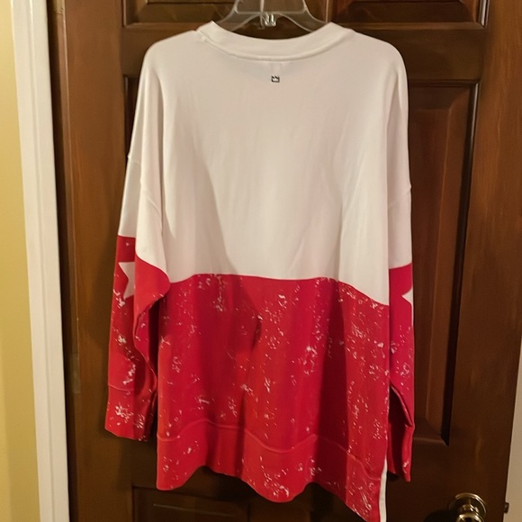 Crown & Ivy comfy oversized top hi-lo side vents size L unique design EUC - Picture 5 of 15